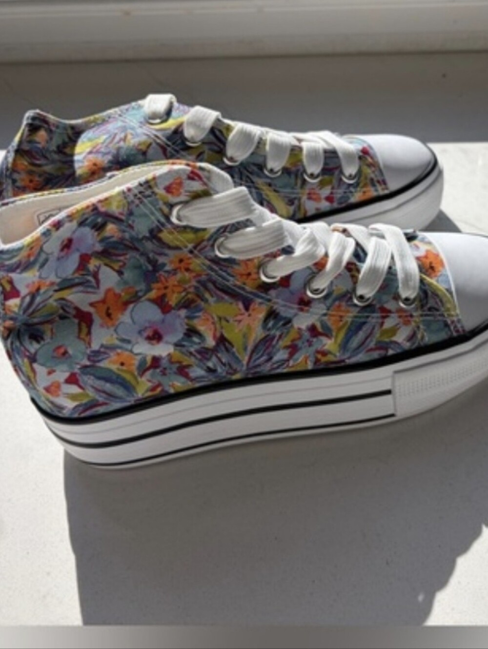 ANTLULU Girls’ Platform Canvas Shoes Low Top and High. Girls Size 2 NEW